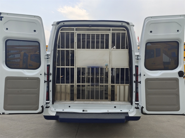 福特V348囚車
